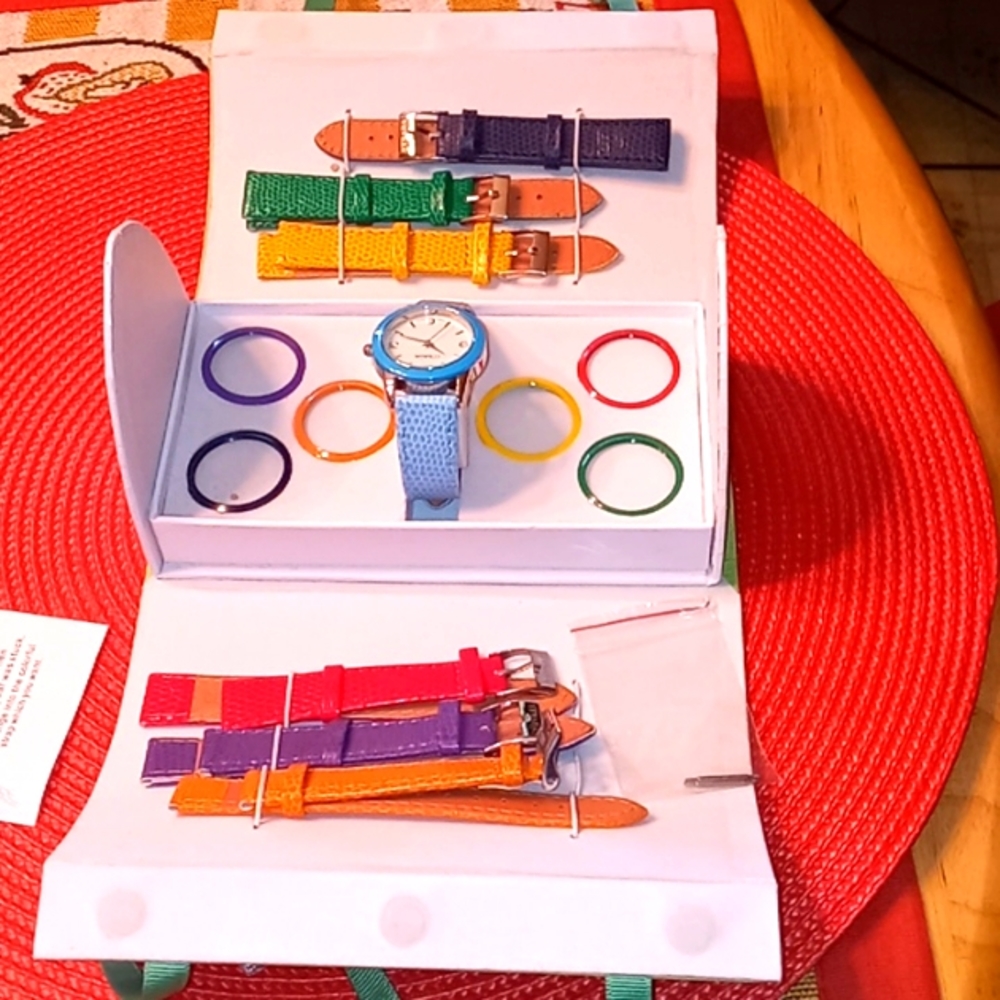 NWT Watch with 7 Colors of  Bands & Watch Faces with Cute Gift Box